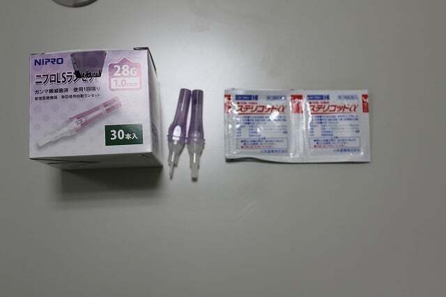 指先採血針、消毒薬