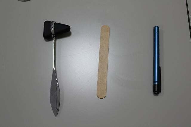 打腱器など